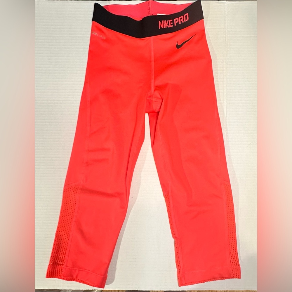 NIKE Women's Dri- Fit Yoga/Gym Workout Capris Leggings‎ Pink Size XS Pre-owned